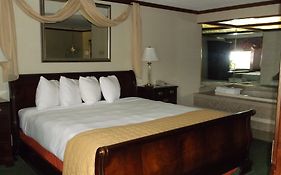 Carlton Lodge Hotel And Suites